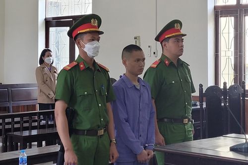 Bực tức vì đi chơi hay bị đánh, nam thanh niên chém người thương tích
