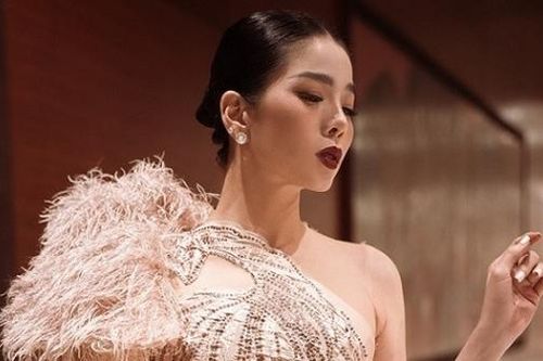 Ngắm Lệ Quyên đẹp sang trọng, khoe khéo đường cong quyến rũ trong những bộ đầm gợi cảm