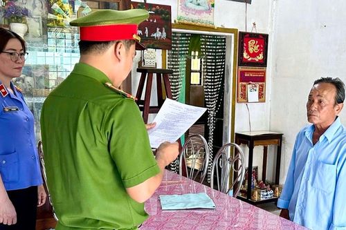 Bắt giam đôi vợ chồng làm giả giấy tờ đất chiếm đoạt 1,3 tỷ đồng