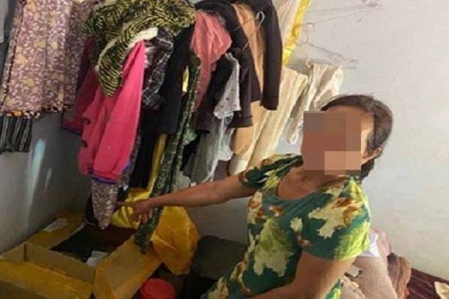 Bực tức vì bị nghịch tử, mẹ dùng búa đinh đánh chết con