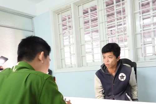 Dùng loa kẹo kéo hát karaoke tại dãy trọ, 1 người bị đâm chết
