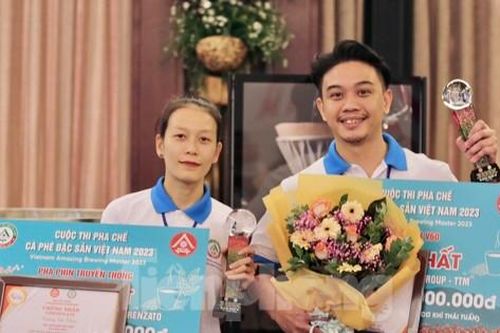 Cô gái Đắk Lắk và chàng trai Hà Nội đạt giải nhất thi pha chế cà phê đặc sản Việt Nam