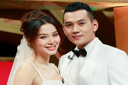 Vợ chồng Phương Trinh Jolie kể chuyện bất hòa vì chén nước mắm
