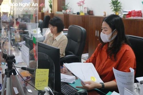 Đi làm thủ tục cấp đổi, 43 tài xế ở Nghệ An bị phát hiện dùng giấy phép lái xe giả