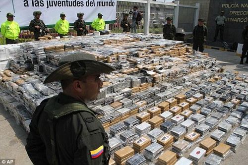 Colombia thu giữ 3 tàu bán ngầm chuyên vận chuyển ma túy
