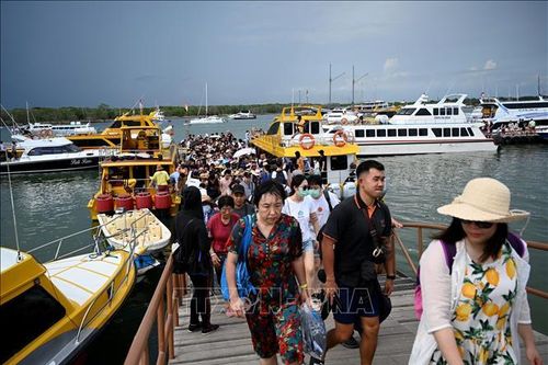 Đảo nghỉ dưỡng Bali sẽ cấm du khách quốc tế thuê xe máy