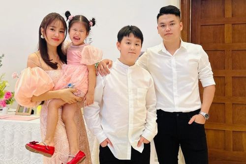 Lê Phương tự hào khoe điểm vượt trội của hai con so với bạn bè đồng trang lứa
