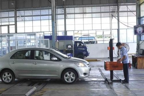 Mức xử phạt xe ô tô quá hạn đăng kiểm có thể lên đến 16 triệu đồng