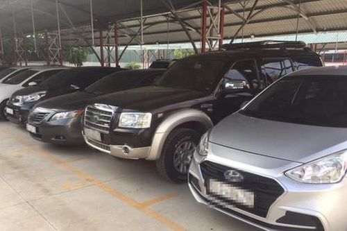 Bộ Công Thương bán 21 xe công, nhiều xe sang như Land Cruiser, Mercedes