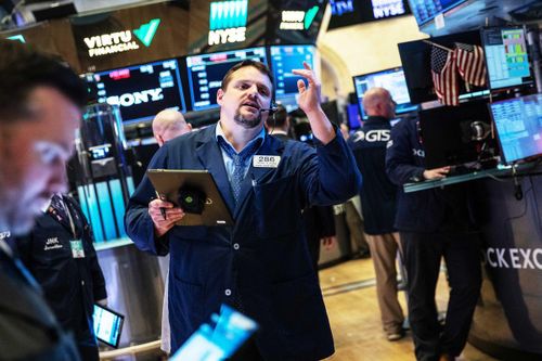 Dow Jones giảm phiên thứ 5 liên tiếp bất chấp nỗ lực hỗ trợ khẩn cấp SVB
