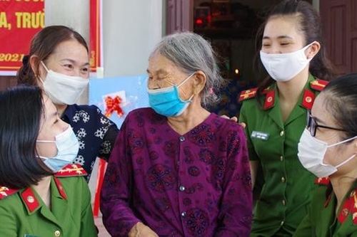 Ấm lòng mẹ liệt sĩ Gạc Ma giữa thời bình