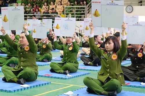 Sôi nổi cuộc thi Rung chuông vàng tìm hiểu Sáu điều Bác Hồ dạy CAND