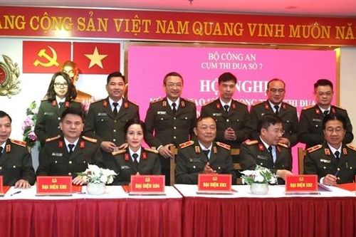 100% đơn vị trong Cụm thi đua số 7 đăng ký phấn đấu Cờ thi đua của Bộ Công an
