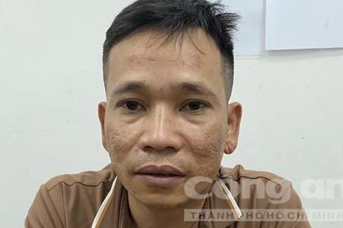 Mâu thuẫn yêu đương, người đàn ông mang súng đi 'xử' thiếu nữ