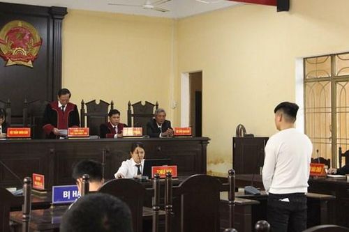 Quảng Nam: Thanh niên đâm bạn nhậu bằng kéo lãnh án 7 năm tù
