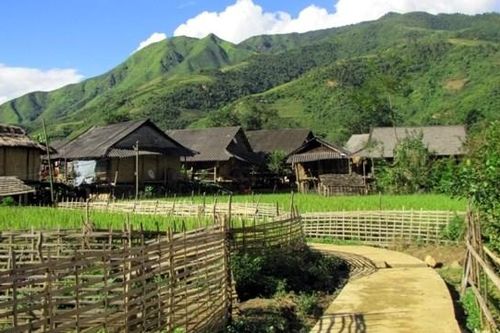 Chơi chợ rồi... vào bản