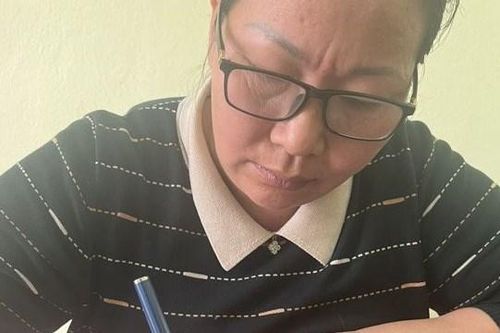 Giả làm người mua báo rồi trộm 40 triệu đồng của bưu điện