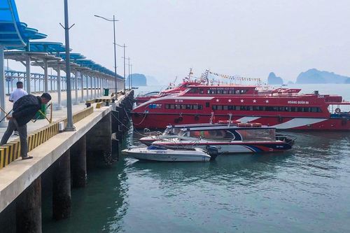 Lắp thêm cầu phao nổi tại cảng Ao Tiên sau phản ánh bất cập