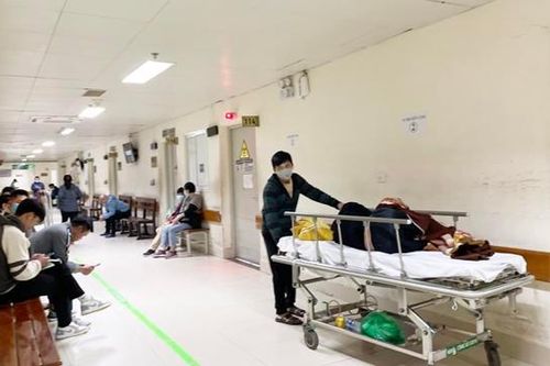 Sau 2 tuần gián đoạn, Bệnh viện Việt Đức mổ phiên trở lại