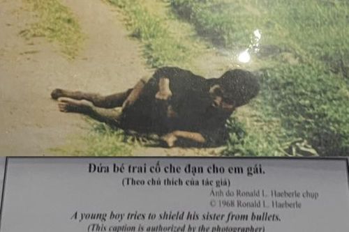 Trả lại tên cho bức ảnh từng gây tranh cãi về cuộc thảm sát Sơn Mỹ