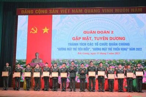 Quân đoàn 2 gặp mặt, tuyên dương thành tích các tổ chức quần chúng