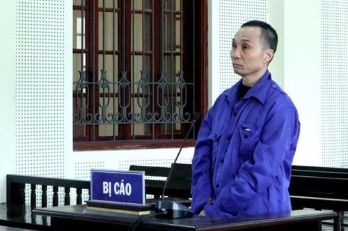 Bắn chết vợ vì không cho tiền mua nước ngọt