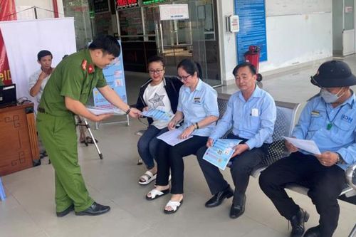 Tổ chức thu nhận hồ sơ định danh điện tử lưu động