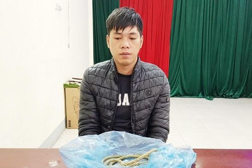 Lạng Sơn: Bắt người đàn ông dùng dây thừng siết cổ bạn nghiện đến chết