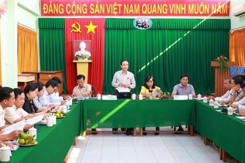 Vĩnh Long giám sát tình hình cấp đổi giấy chứng nhận quyền sử dụng đất