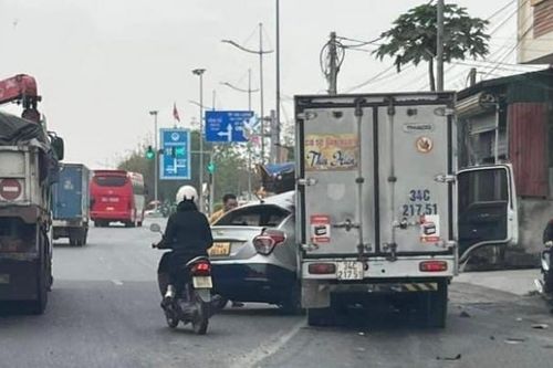 4 người thương vong sau va chạm liên hoàn trên quốc lộ 18
