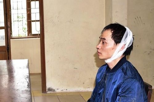 Vừa ra tù, người đàn ông tiếp tục xô ngã nữ sinh để cướp xe máy