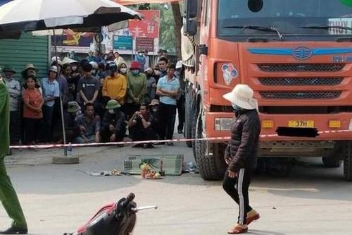 Đạp xe đến trường, nữ sinh tiểu học tử vong dưới gầm xe tải