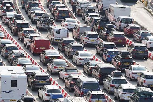Các nước EU chưa đồng thuận về việc nới lỏng giới hạn khí thải ôtô