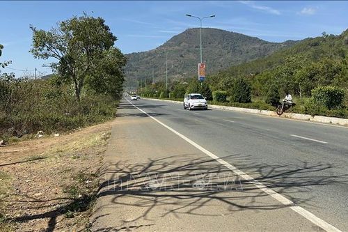 Đề xuất đầu tư 10 km đường dân sinh dọc cao tốc Liên Khương – Prenn
