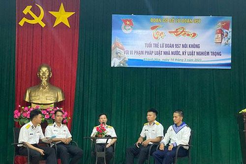 Đoàn cơ sở Lữ đoàn 957 tọa đàm tuổi trẻ Lữ đoàn nói không với vi phạm pháp luật