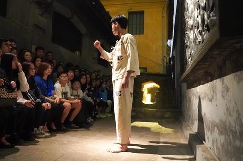 Đêm thiêng liêng 3: Lửa thanh xuân