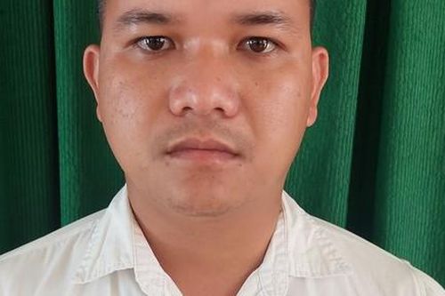 Khởi tố đối tượng mang súng, dao đi đòi nợ giúp bạn nhậu