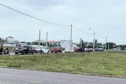 Hậu quả sau 'sốt đất': Nhiều người như ngồi trên đống lửa do gánh nợ tiền tỉ