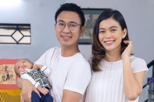 Hình ảnh bạn trai Mâu Thủy bên con đầu lòng