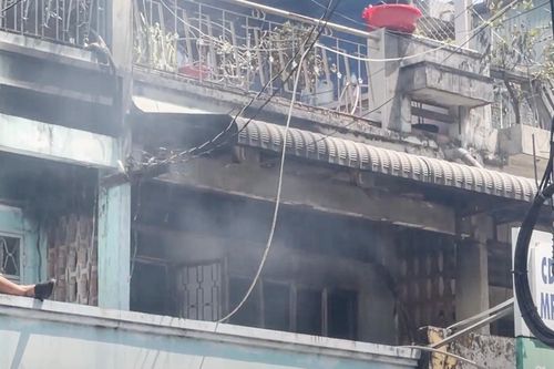 Cháy nhà ở Đồng Nai, 40 người đang ăn giỗ tháo chạy