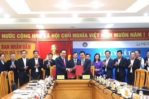 Đại học Quốc gia Hà Nội và tỉnh Hà Tĩnh kí kết hợp tác toàn diện