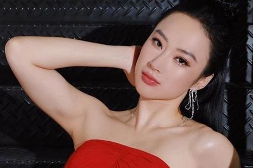 Angela Phương Trinh xinh đẹp mặn mà kết hợp trang phục khoe hình thể