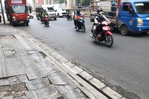 Lát đá vỉa hè ồ ạt, gây hệ lụy lâu dài