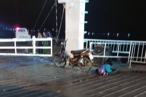 Bị lấy xe máy, hai anh em chém tử vong người đàn ông ngay trên phà