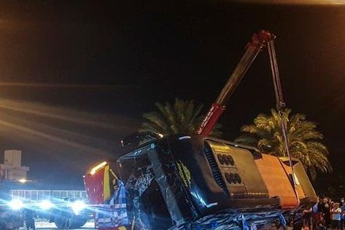 Tình hình sức khỏe 13 người trong vụ va chạm giữa xe khách và xe tải ở Bình Định