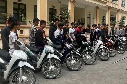 Khởi tố 20 thanh thiếu niên mang hung khí đi giải quyết mâu thuẫn