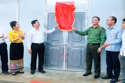 Nghệ An bàn giao những căn nhà đầu tiên xây cho người nghèo