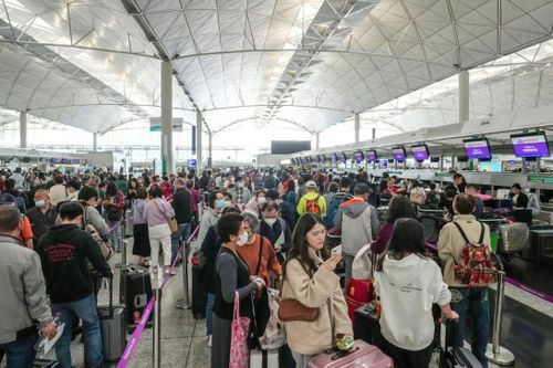 Sự cố máy tính tại sân bay Hong Kong, hàng trăm hành khách bị mắc kẹt