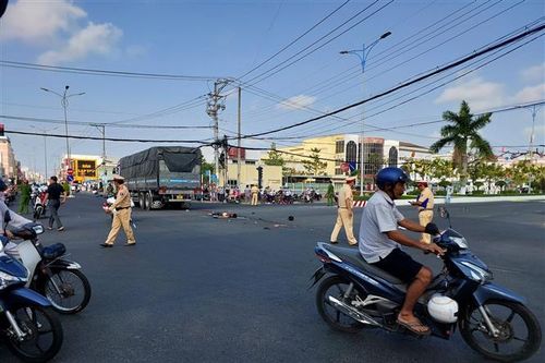 Cà Mau hỗ trợ gia đình có hai người tử vong vì tai nạn giao thông