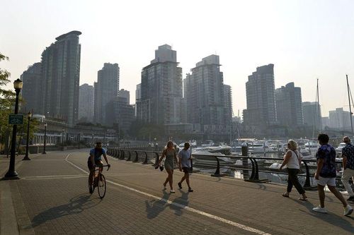Doanh số bán nhà ở Canada giảm mạnh trong tháng 2/2023